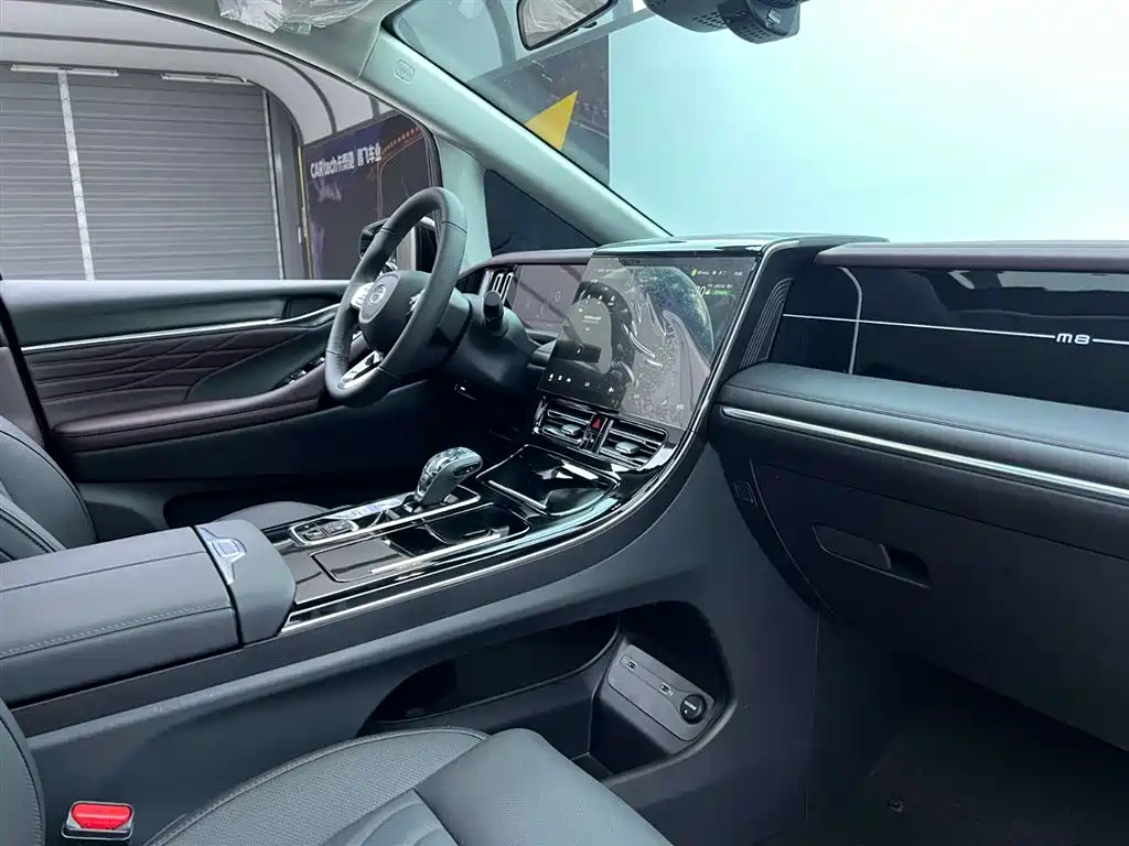 GAC Motor Trumpchi M8 2025 — фото 16