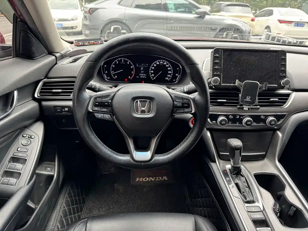 Honda Accord 2018 — фото 13