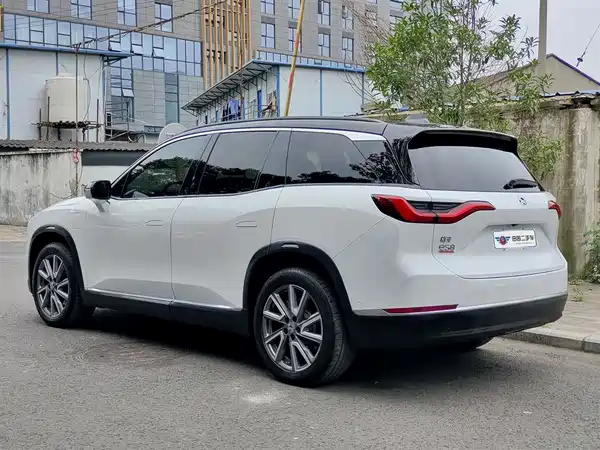 NIO ES8 2022