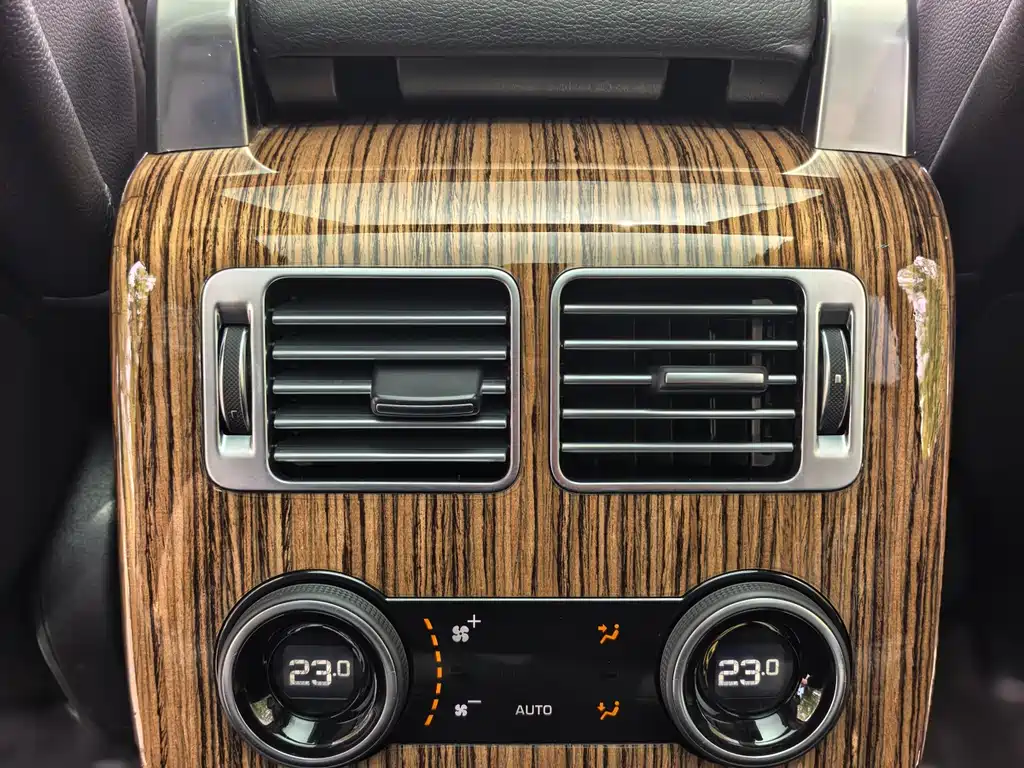Land Rover Range Rover 2018 — фото 16