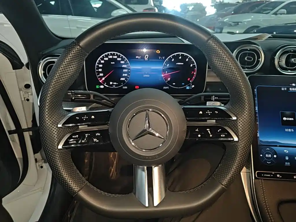 Mercedes-Benz C-Class 2024 — фото 11