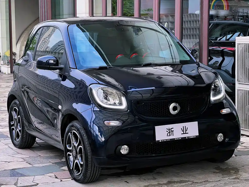 smart Fortwo 2017 — фото 12