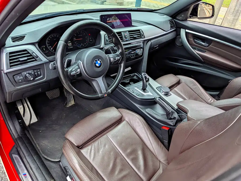 BMW 3 Series 2019 — фото 9
