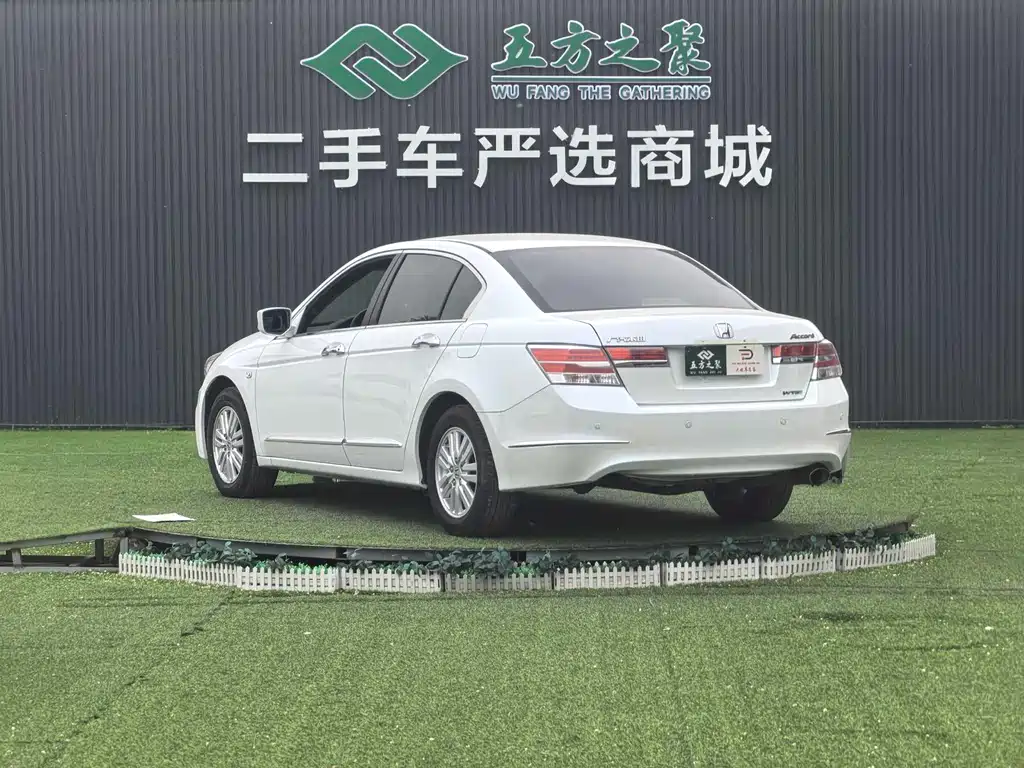 Honda Accord 2013 — фото 17