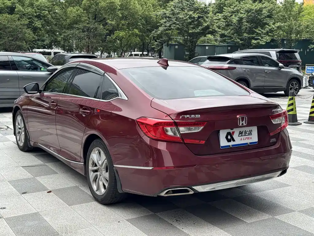 Honda Accord 2018 — фото 4