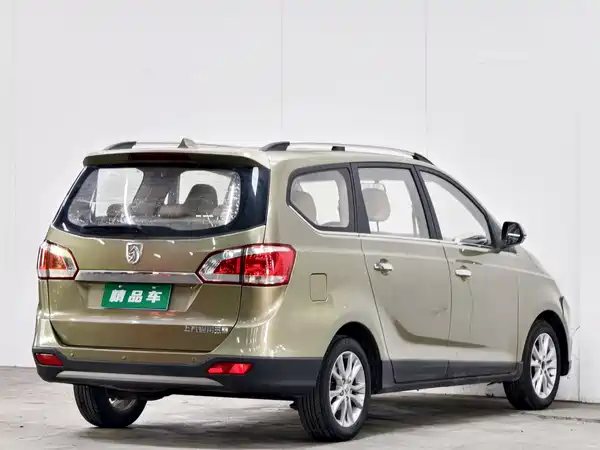 Baojun 730 2015