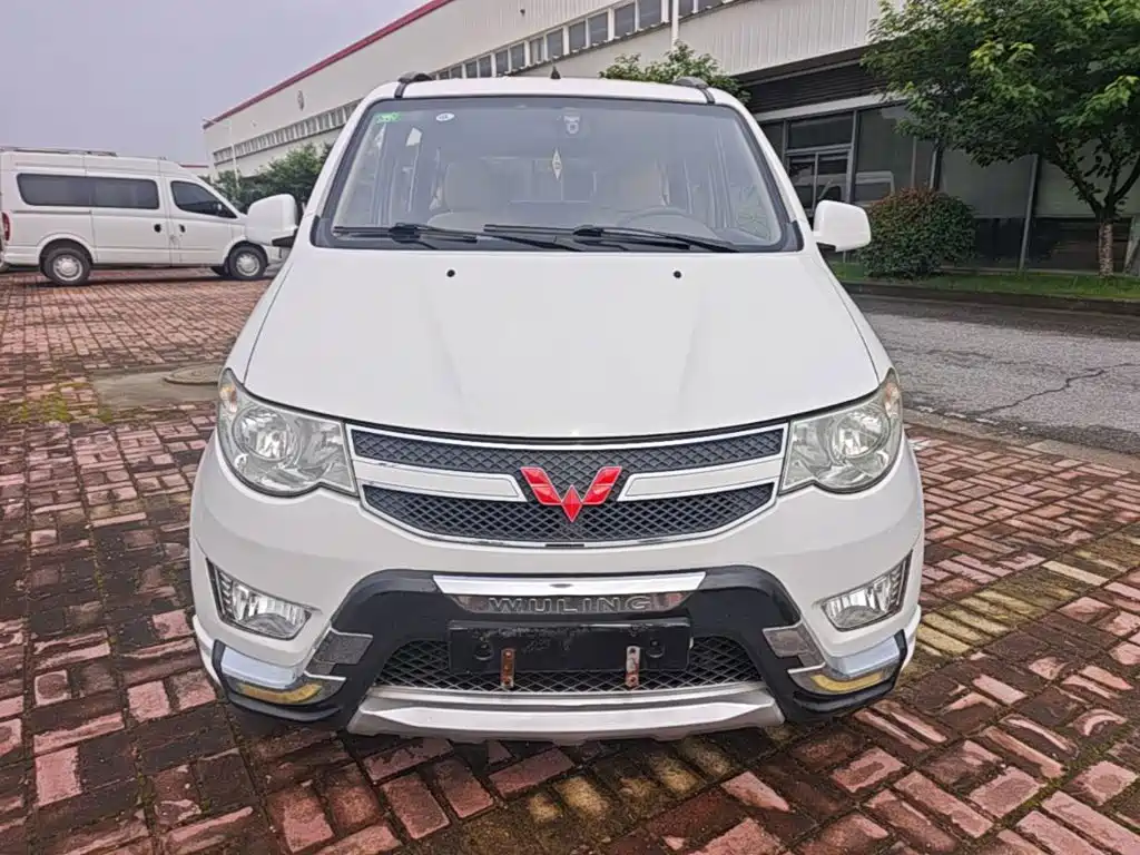Wuling Hongguang 2016 — фото 3
