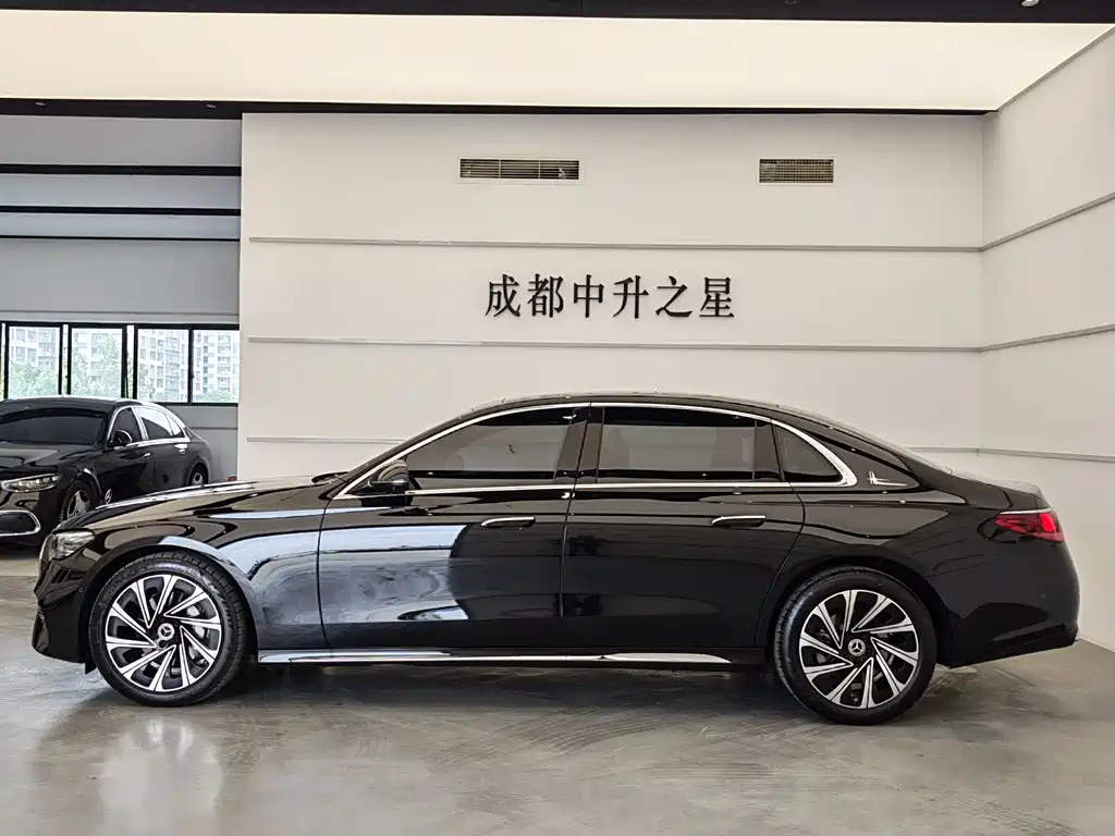 Mercedes-Benz E-Class 2024
