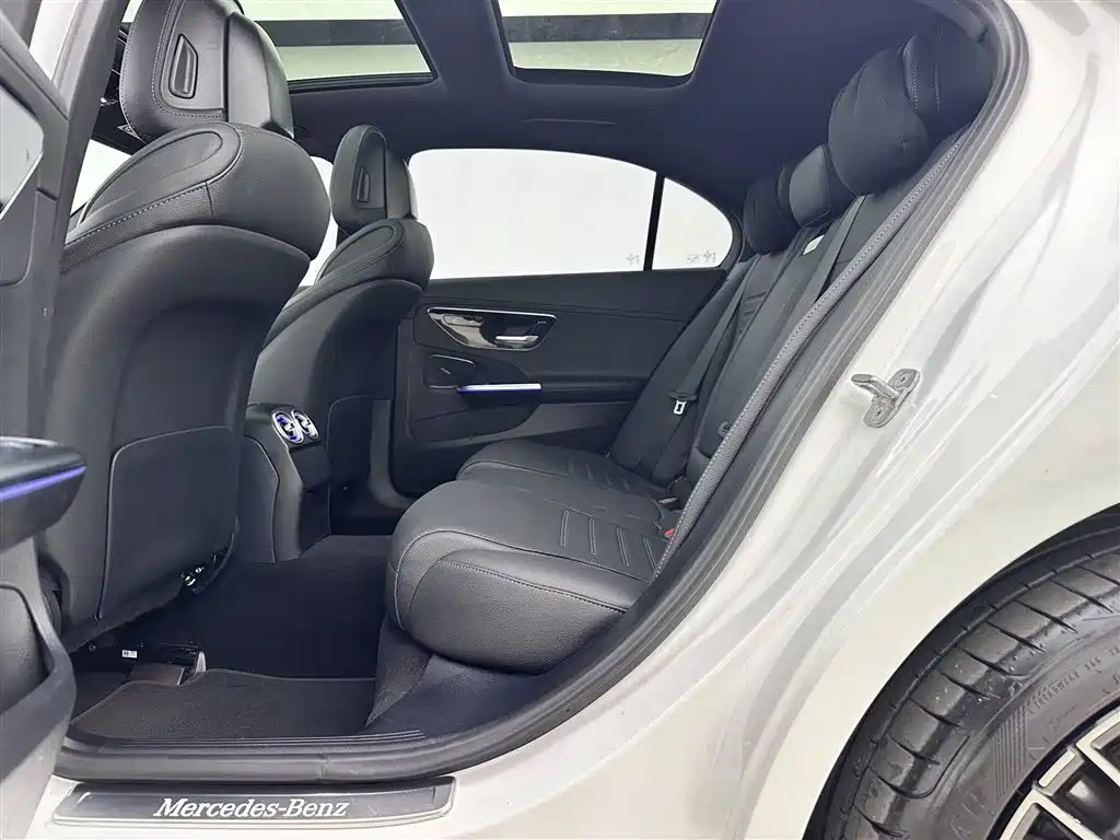 Mercedes-Benz C-Class 2024