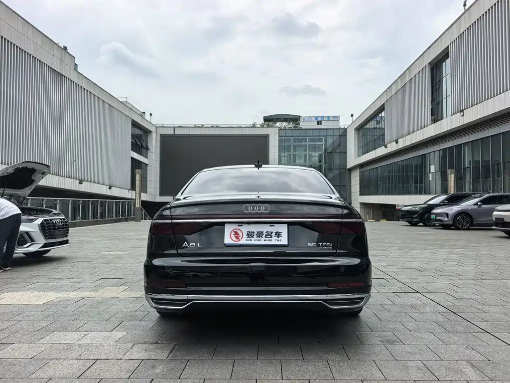 Audi A8 2019 — фото 25