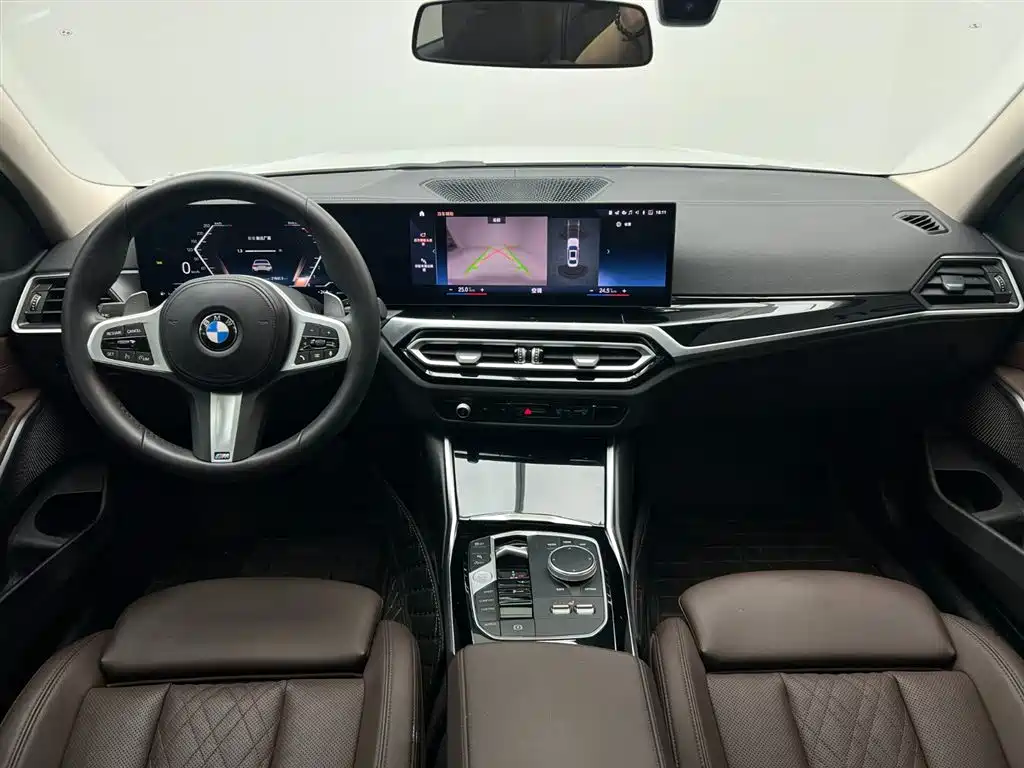 BMW 3 Series 2023 — фото 17