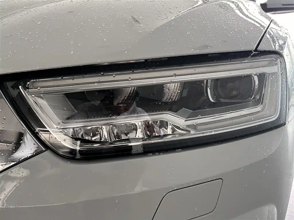 Audi Q3 2016 — фото 14