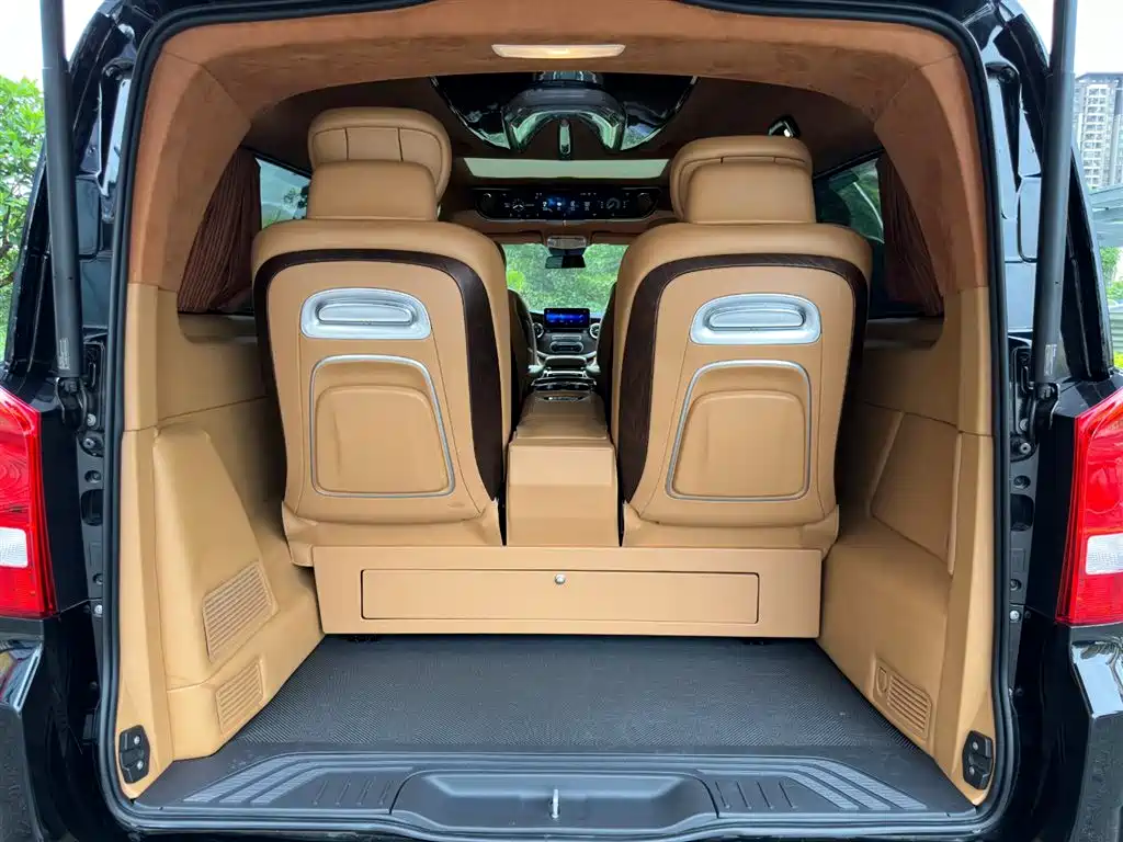 Mercedes-Benz V-Class 2023 — фото 53