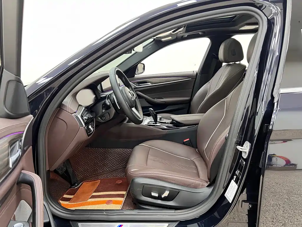 BMW 5 Series 2022 — фото 13