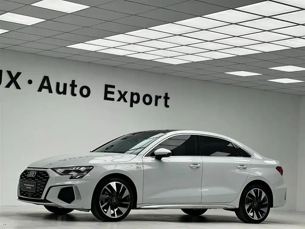 Audi A3 2023 — фото 4