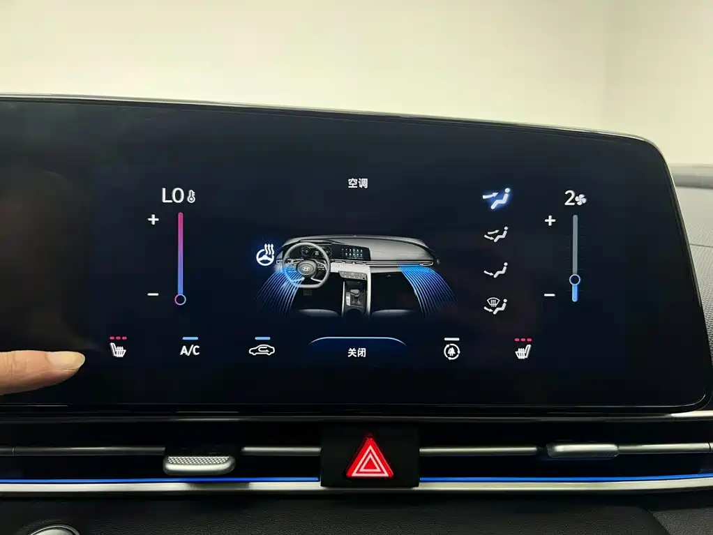 Hyundai Elantra 2023 — фото 21
