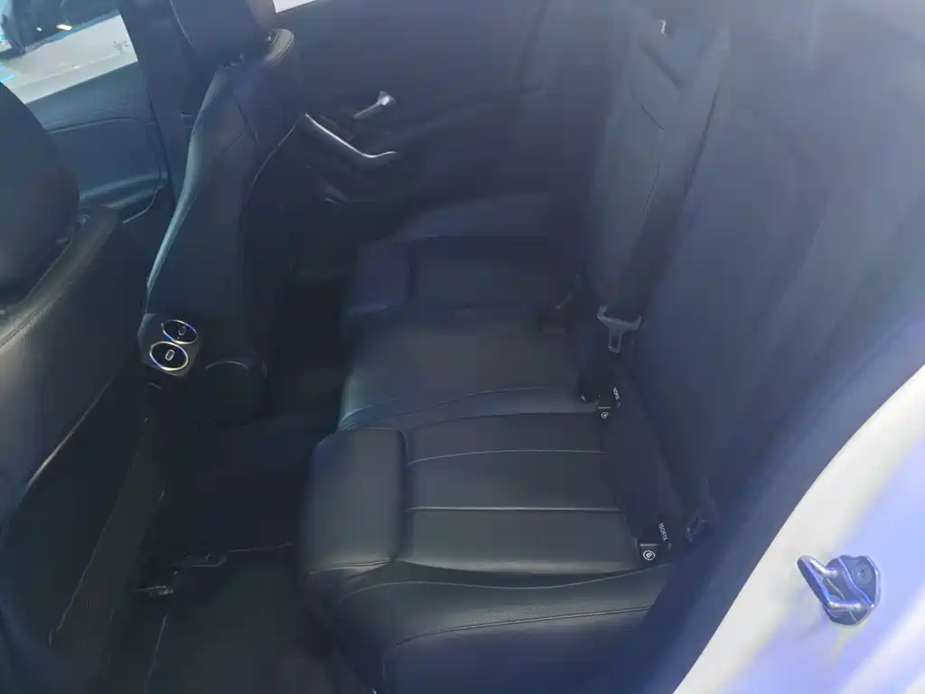 Mercedes-Benz A-Class 2022 — фото 11