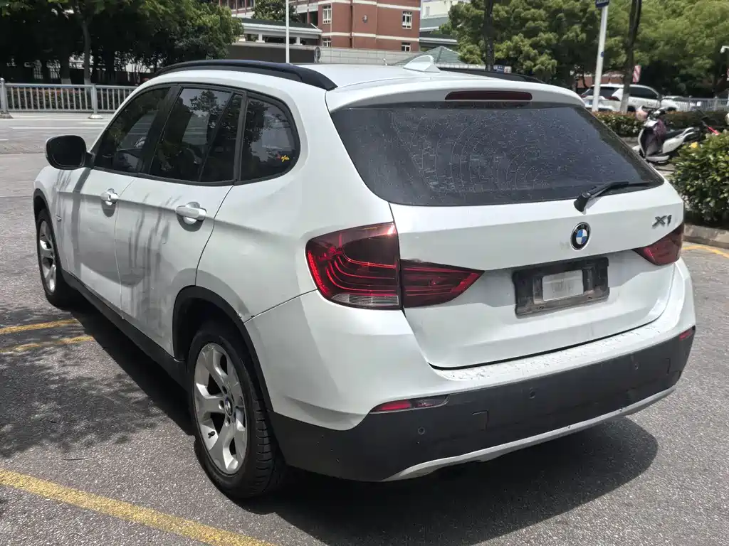 BMW X1 2012 — фото 9