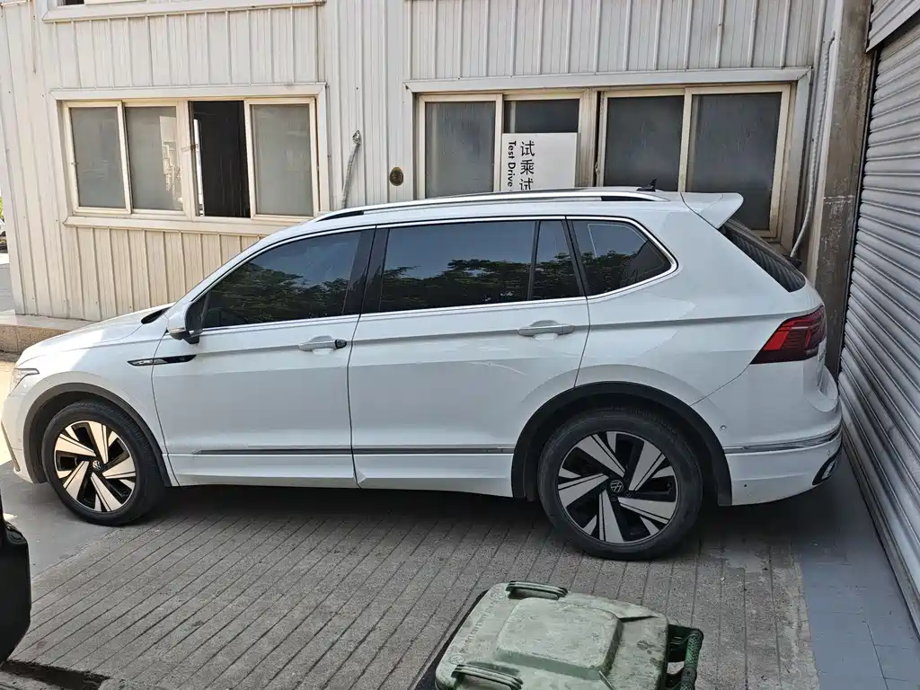 Volkswagen Tiguan L 2023
