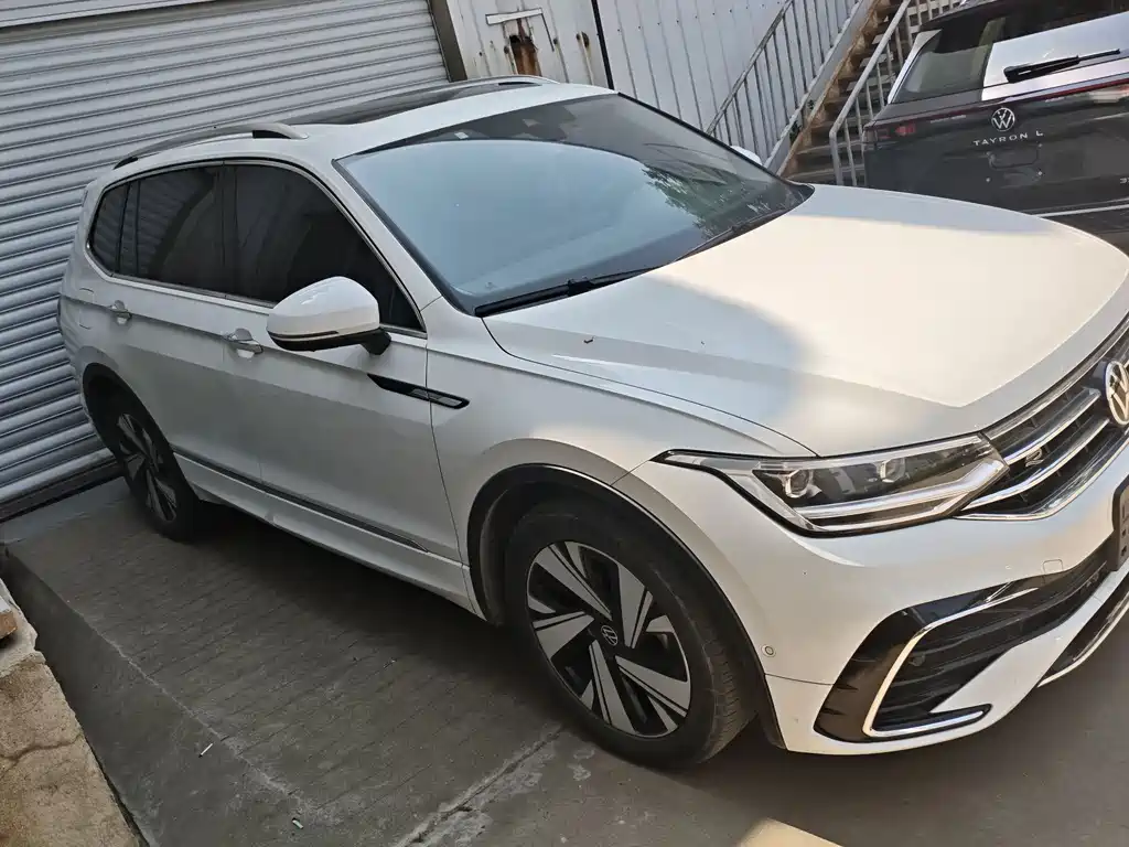 Volkswagen Tiguan L 2023