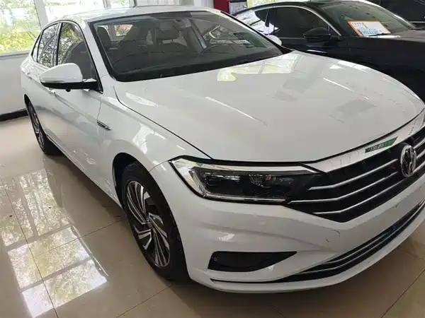 Volkswagen Sagitar 2022