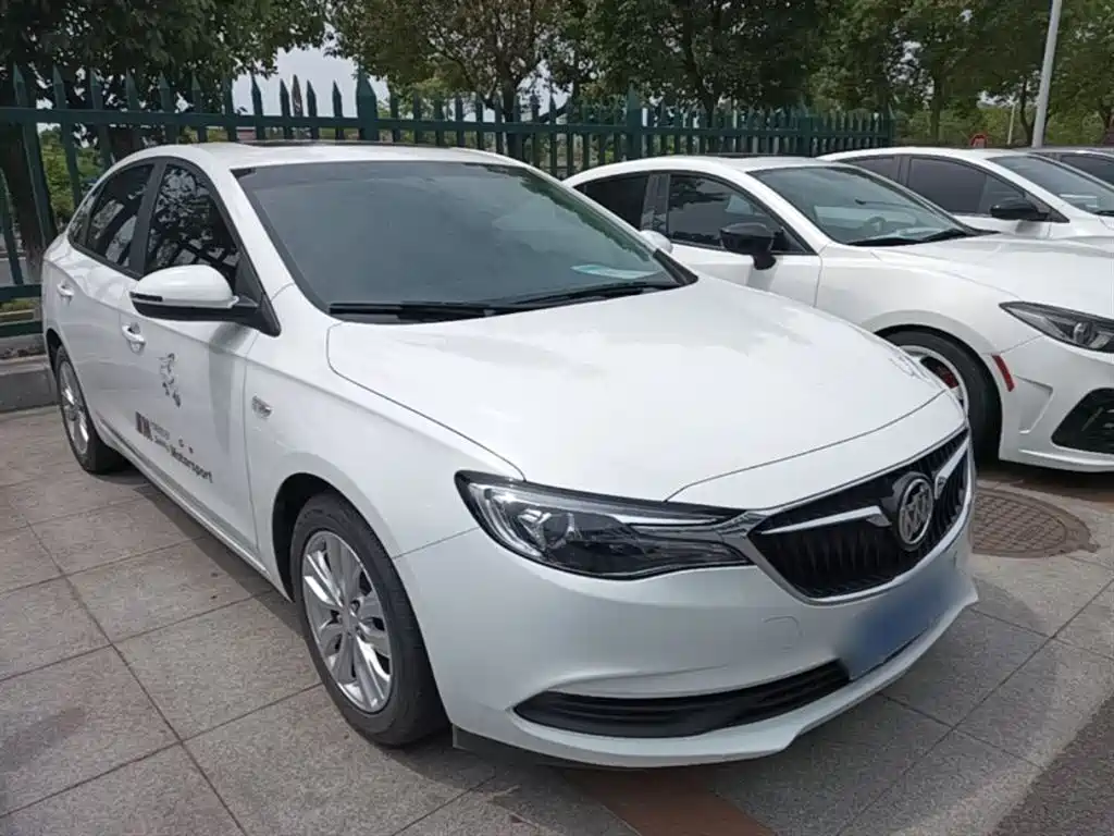 Buick Excelle 2022 — фото 4