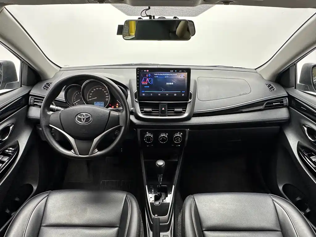 Toyota Yaris L 2021 — фото 9