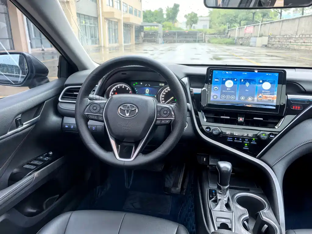Toyota Camry 2022 — фото 4