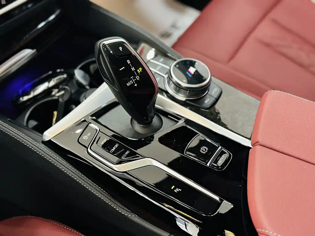 BMW 5 Series 2023 — фото 16