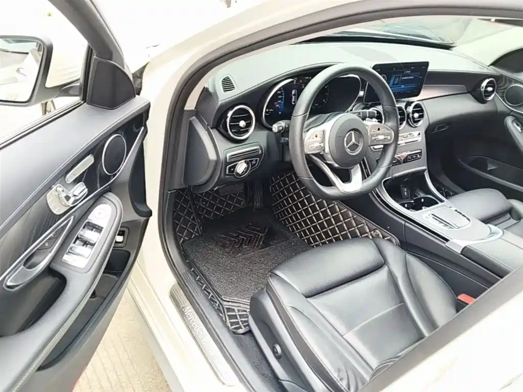 Mercedes-Benz C-Class 2020 — фото 16