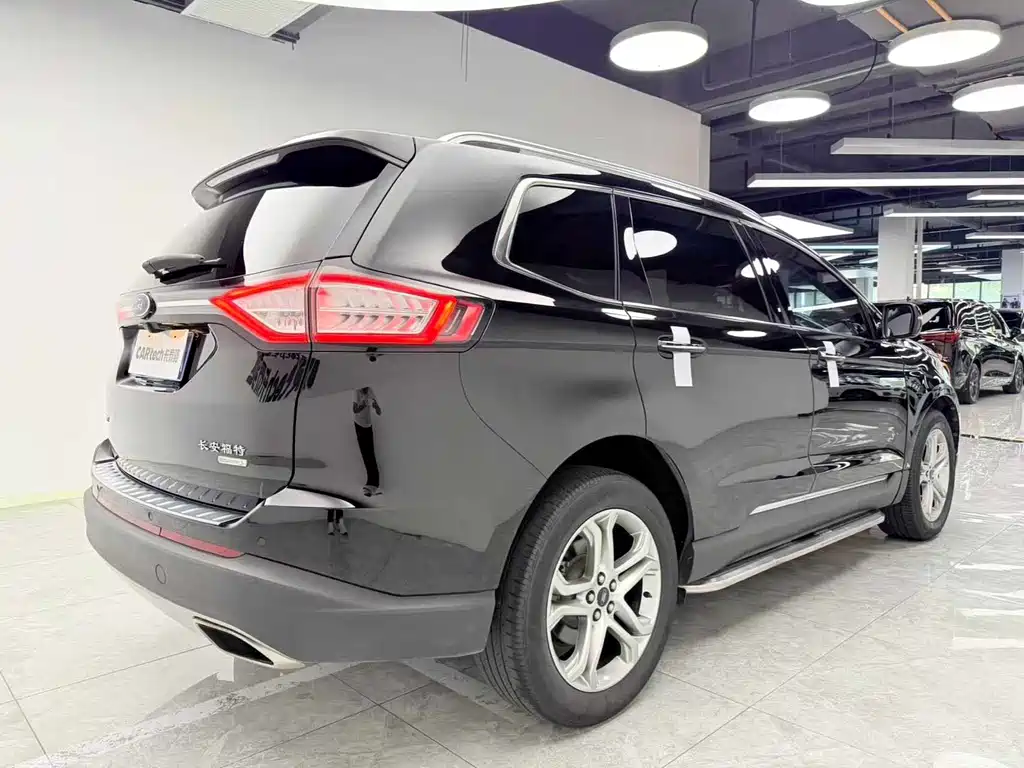 Ford Edge 2019 — фото 6