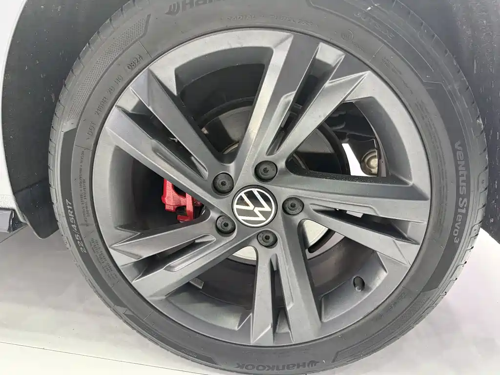 Volkswagen Golf 2024