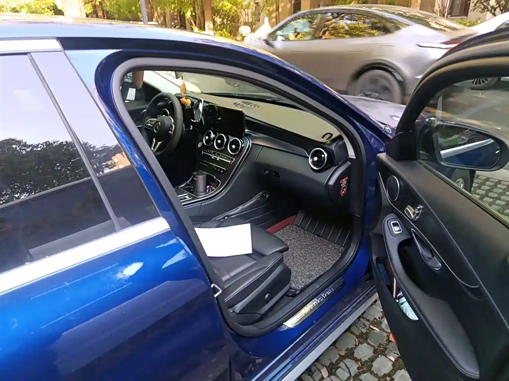 Mercedes-Benz C-Class 2019 — фото 20