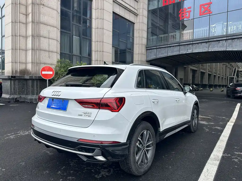 Audi Q3 2024 — фото 12