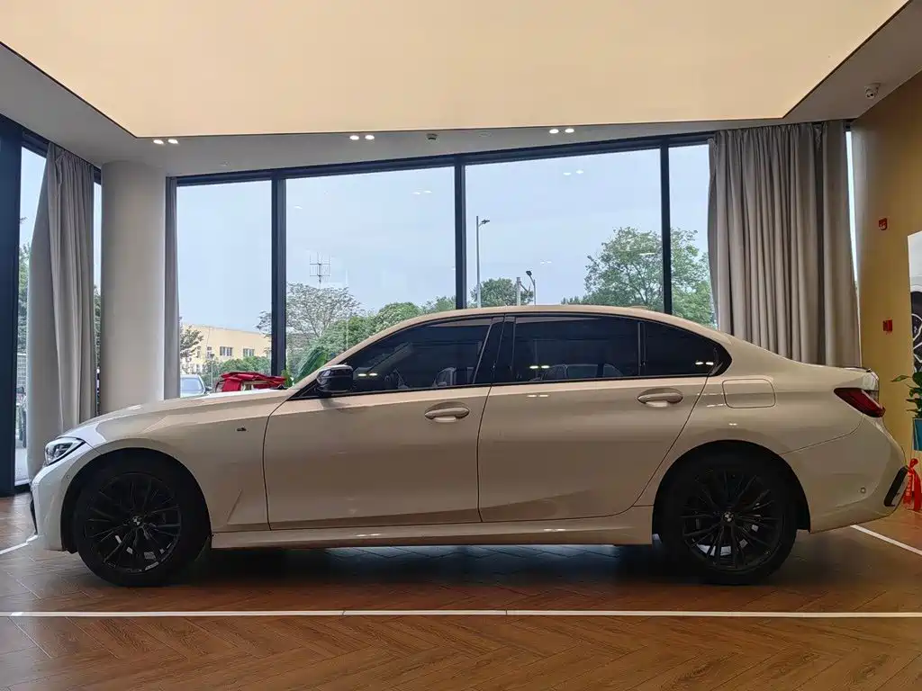 BMW 3 Series 2022