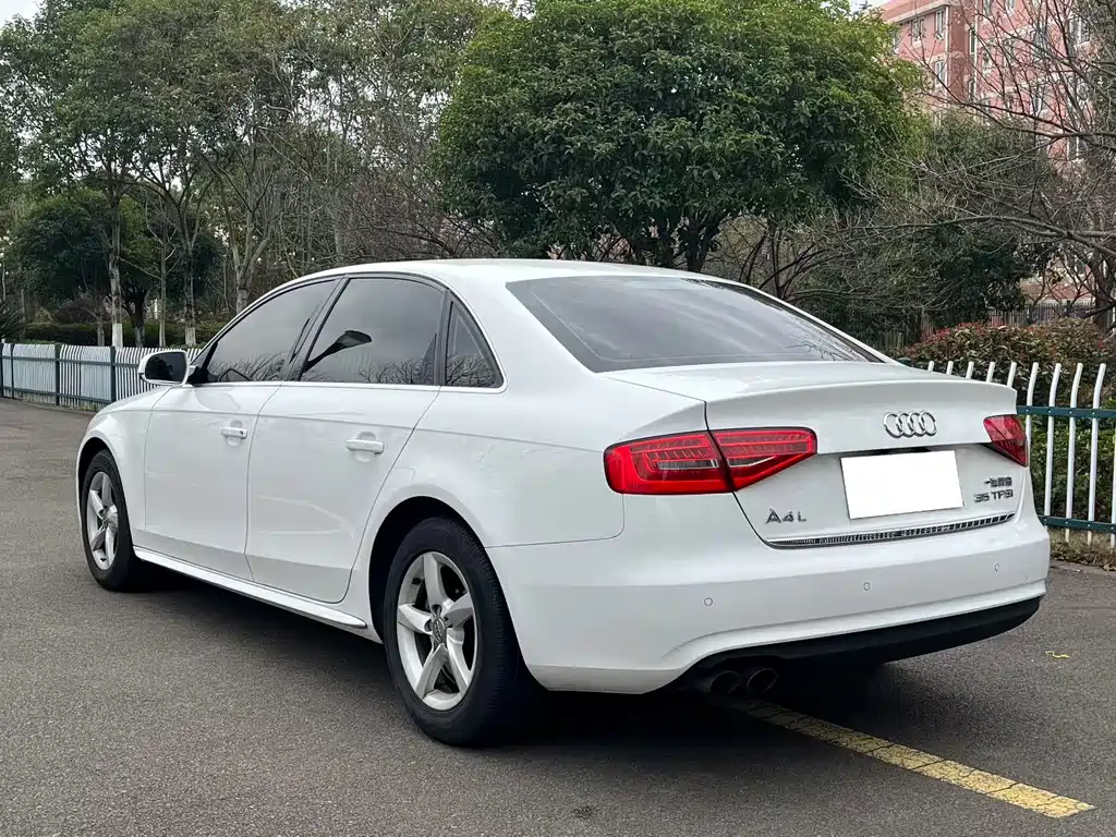Audi A4L 2013 — фото 7