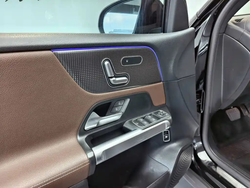 Mercedes-Benz GLB 2021
