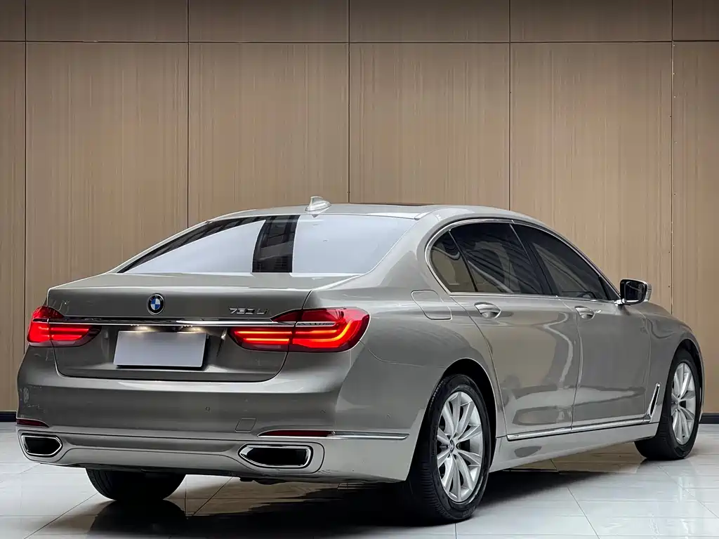 BMW 7 Series 2016 — фото 3