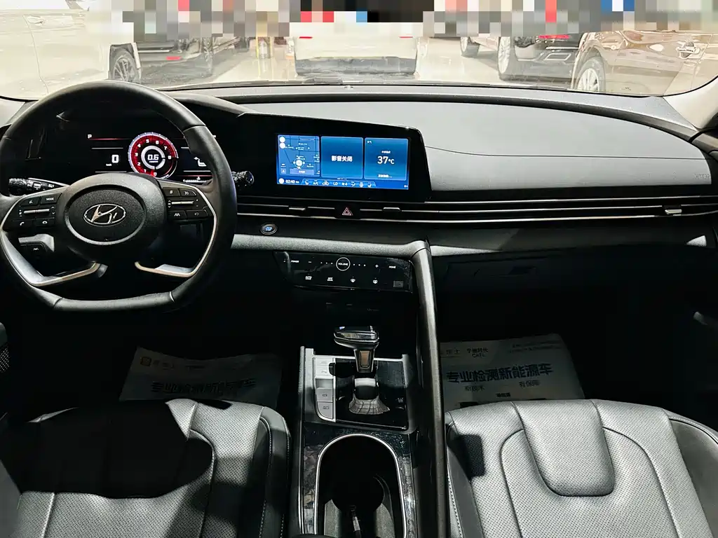 Hyundai Elantra 2022