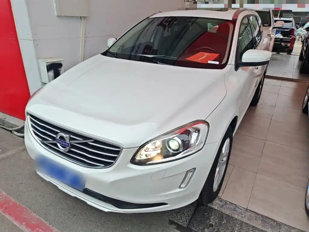 Volvo XC60 2017 — фото 1