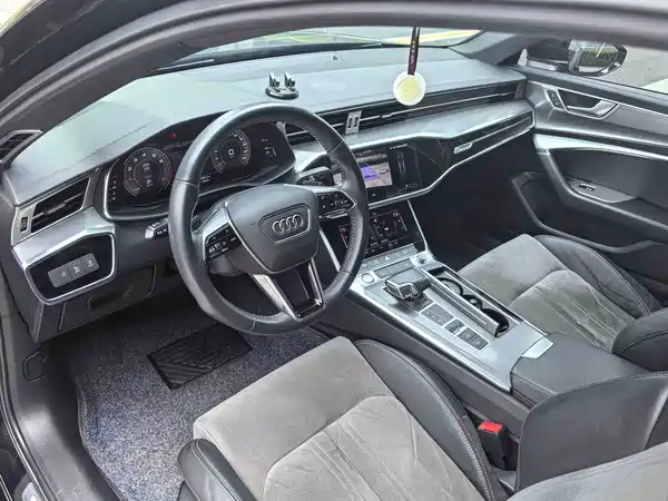Audi A6L 2020