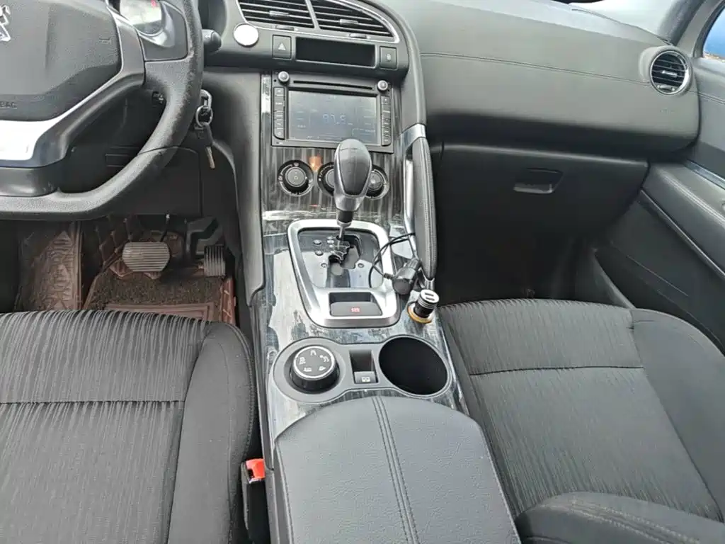 Peugeot 3008 2016 — фото 14