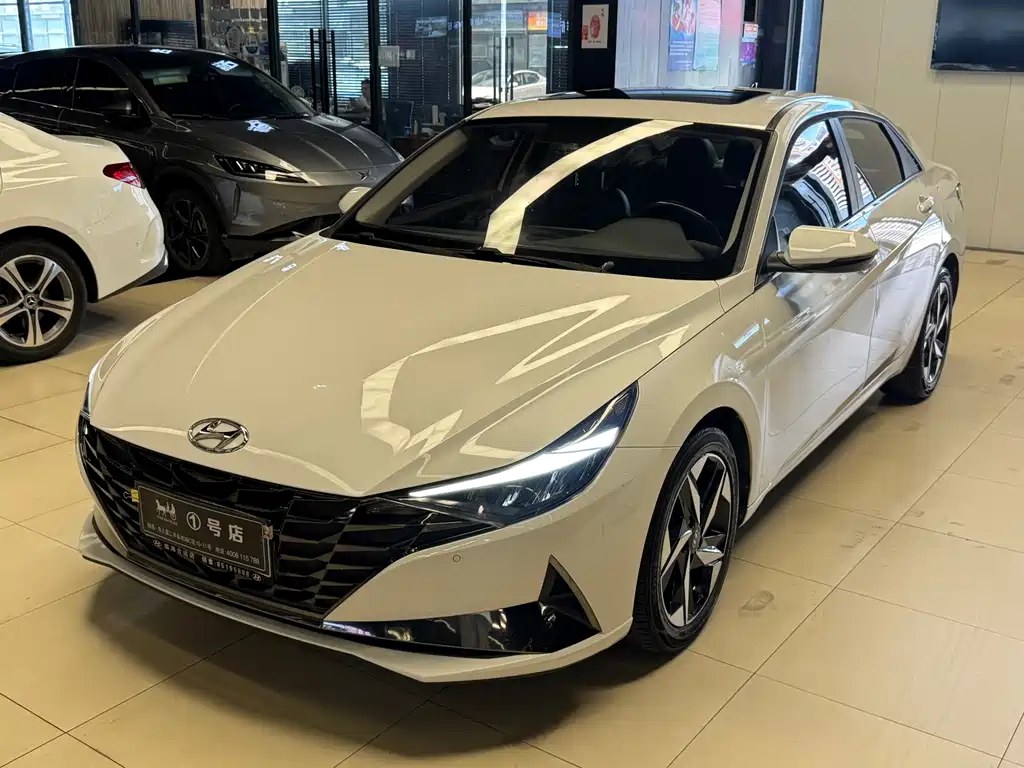 Hyundai Elantra 2021 — фото 10