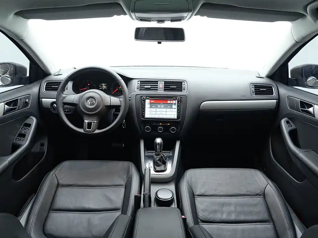 Volkswagen Sagitar 2014