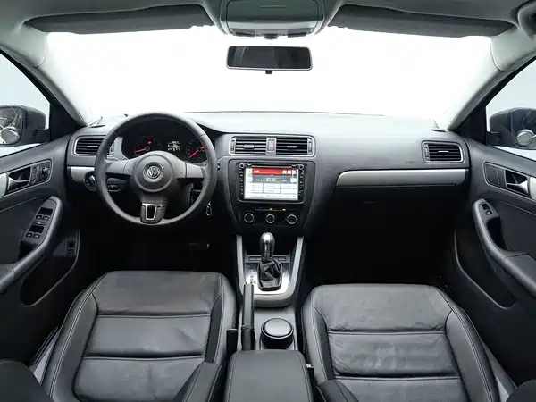 Volkswagen Sagitar 2014