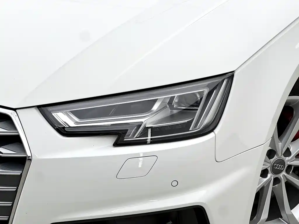 Audi A4L 2019 — фото 15