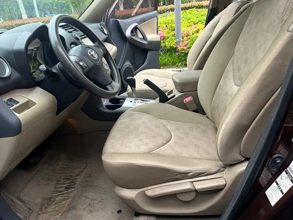 Toyota RAV4 2012