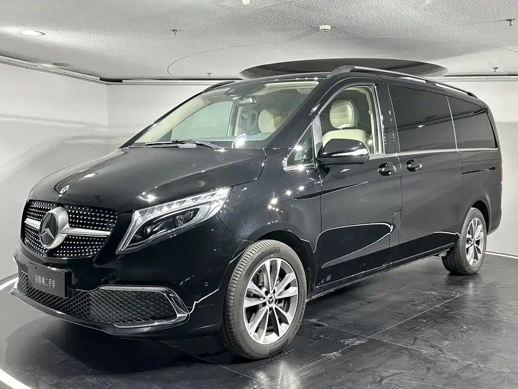 Mercedes-Benz V-Class 2021 — фото 1