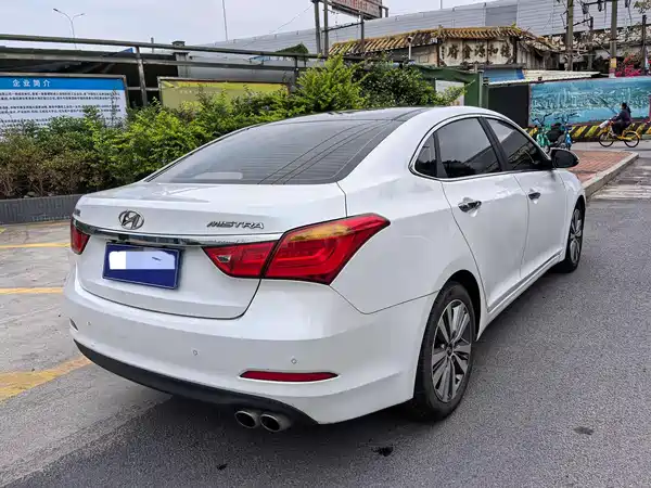 Hyundai Mistra 2014