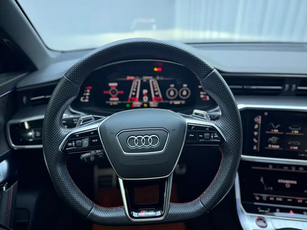 Audi RS 6 2023 — фото 10